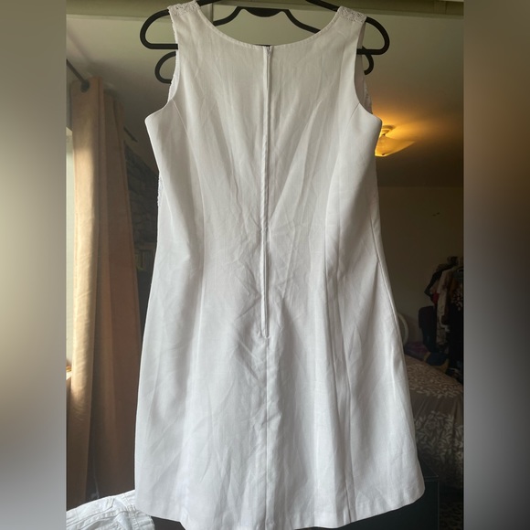 Pretty little white dress - Picture 3 of 5